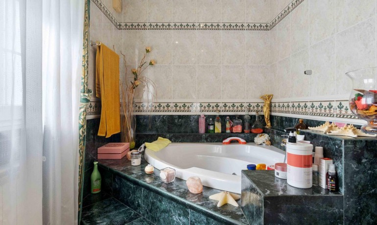 Herverkoop - Villa -
Orihuela Costa* - Cabo Roig