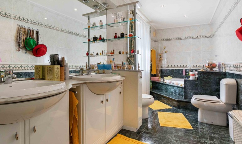 Herverkoop - Villa -
Orihuela Costa* - Cabo Roig