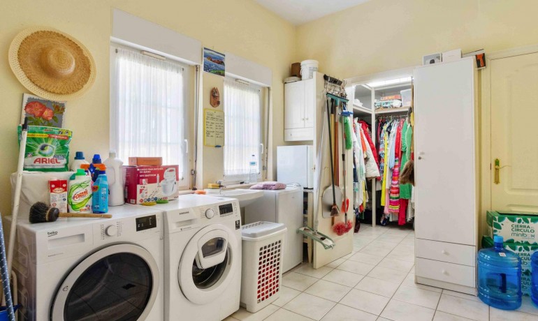 Herverkoop - Villa -
Orihuela Costa* - Cabo Roig