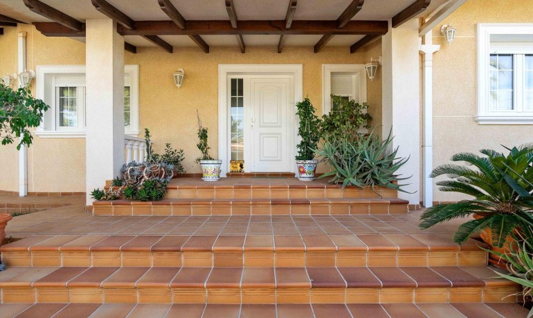 Herverkoop - Villa -
Orihuela Costa* - Cabo Roig