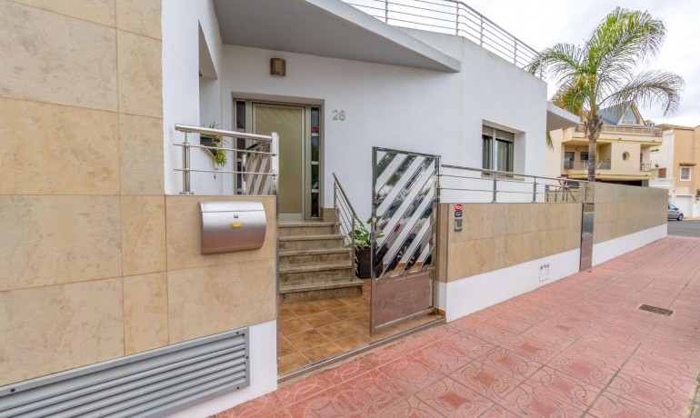 Herverkoop - Villa -
Rojales - Rojales - Village