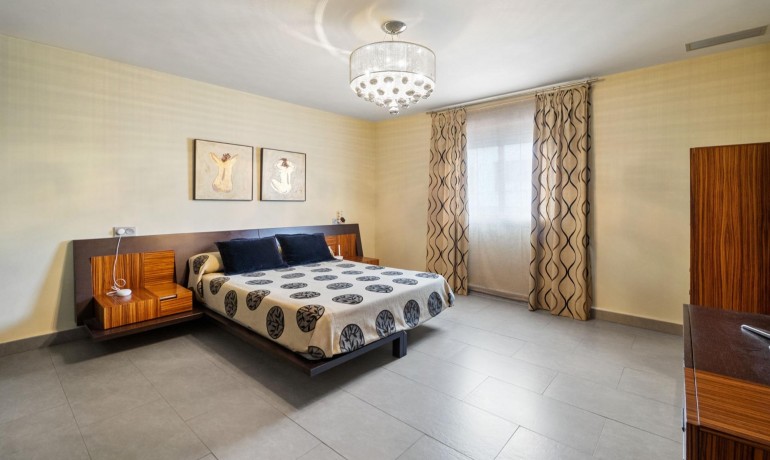 Herverkoop - Villa -
Rojales - Rojales - Village