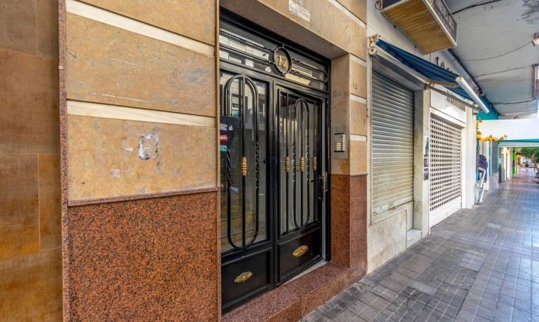 Herverkoop - Appartement / Flat -
Torrevieja* - Torrevieja - Centre