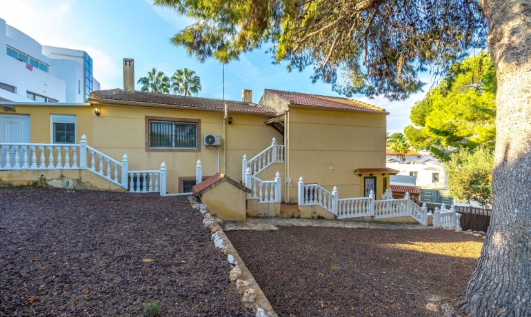 Herverkoop - Villa -
Torrevieja* - Los Balcones