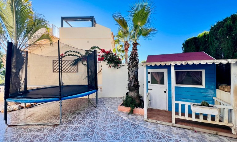 Herverkoop - Villa -
Orihuela Costa* - Las Ramblas