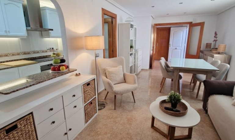 Herverkoop - Huis -
Orihuela Costa* - La Florida*