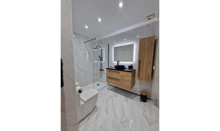 Herverkoop - Huis -
Orihuela Costa* - La Florida*