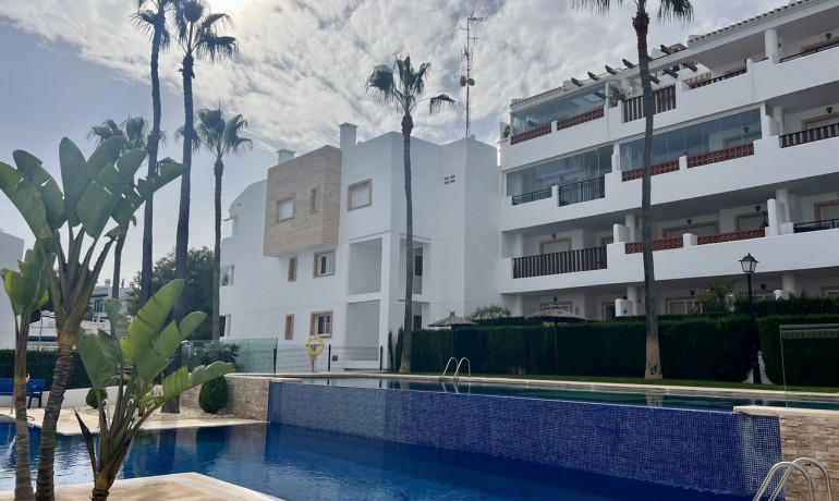 Sale - Apartment / Flat -
Villamartin