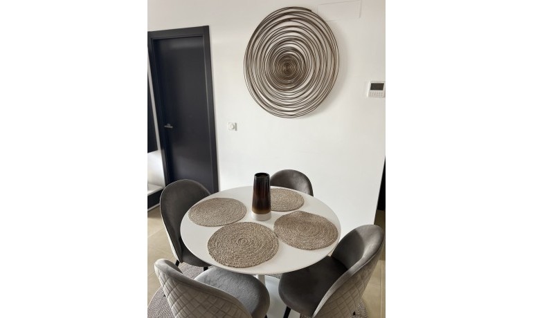 Sale - Apartment / Flat -
Villamartin