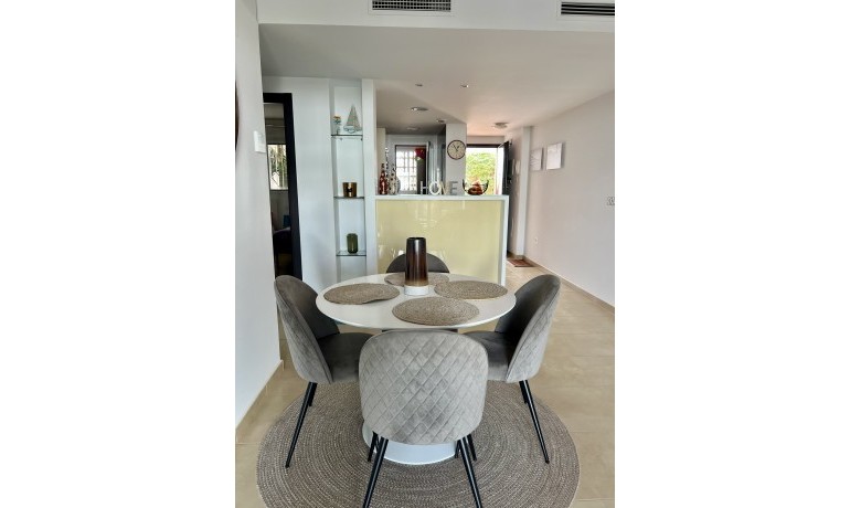 Sale - Apartment / Flat -
Villamartin