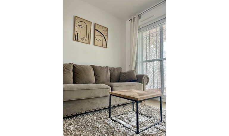 Sale - Apartment / Flat -
Villamartin