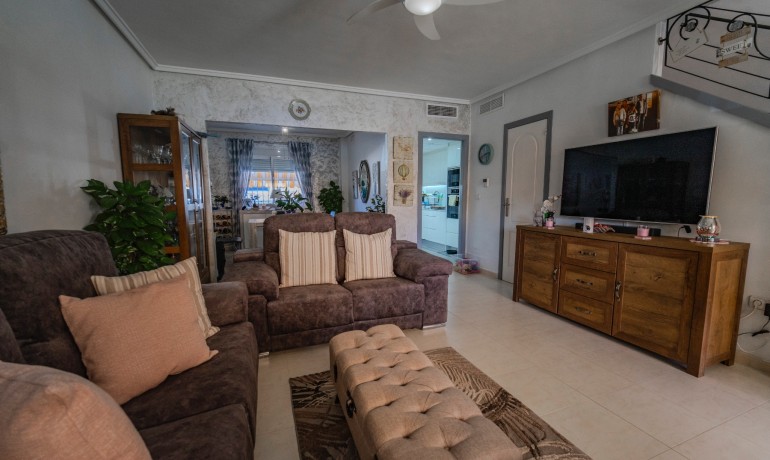 Herverkoop - Huis -
Cuidad Quesada* - Lo Marabu