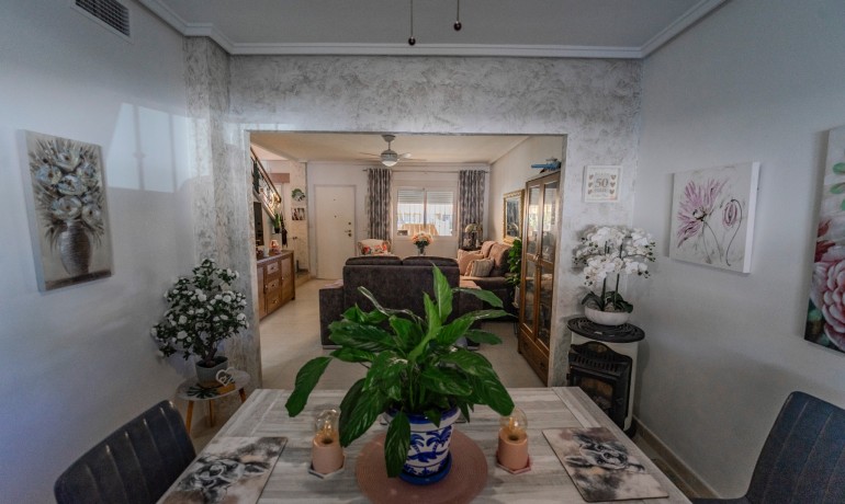 Herverkoop - Huis -
Cuidad Quesada* - Lo Marabu