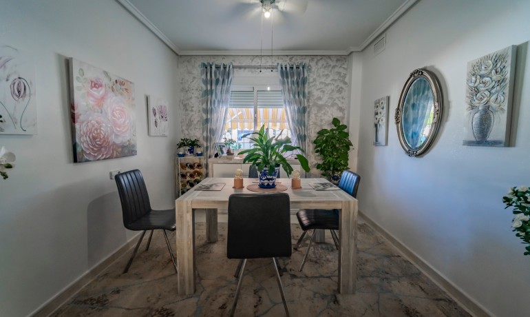 Herverkoop - Huis -
Cuidad Quesada* - Lo Marabu