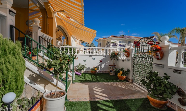 Herverkoop - Huis -
Cuidad Quesada* - Lo Marabu