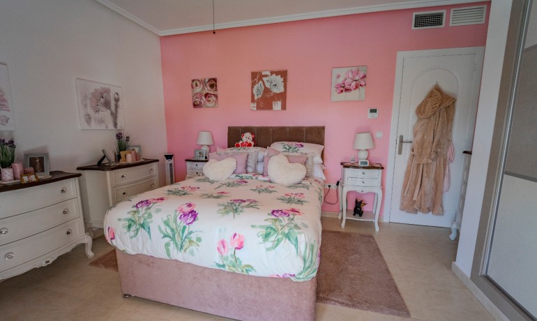 Herverkoop - Huis -
Cuidad Quesada* - Lo Marabu