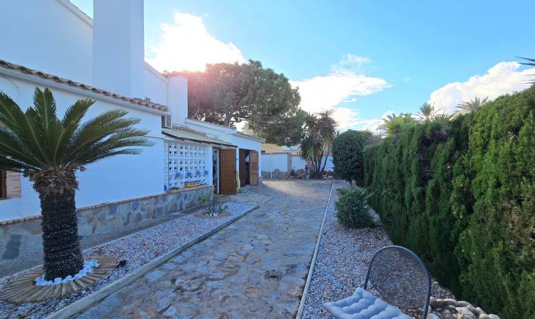 Herverkoop - Villa -
Orihuela Costa* - Cabo Roig