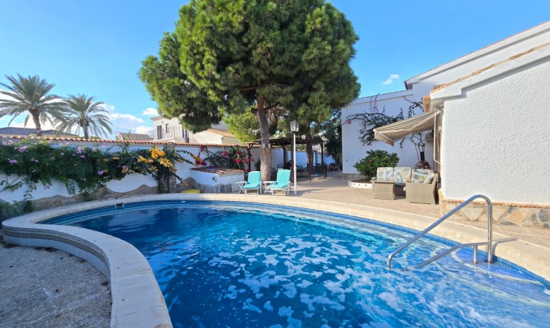 Herverkoop - Villa -
Orihuela Costa* - Cabo Roig