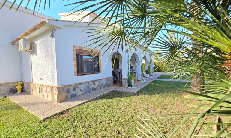 Herverkoop - Villa -
Orihuela Costa* - Cabo Roig