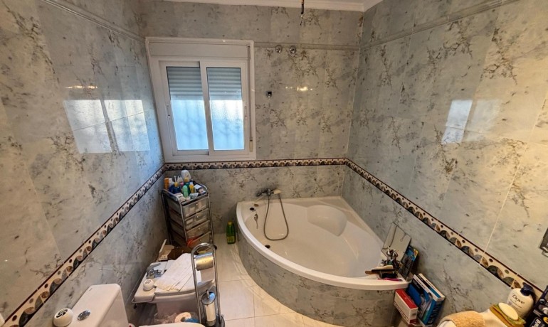 Herverkoop - Villa -
Cuidad Quesada* - La Fiesta