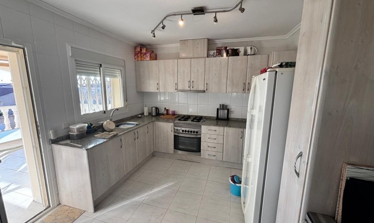 Herverkoop - Villa -
Cuidad Quesada* - La Fiesta