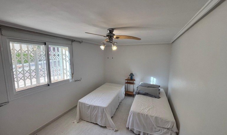 Herverkoop - Villa -
Cuidad Quesada* - La Fiesta