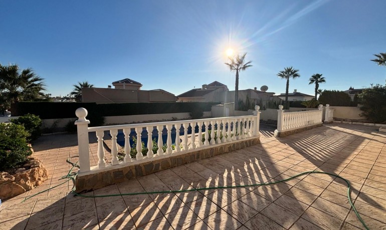 Herverkoop - Villa -
Cuidad Quesada* - La Fiesta