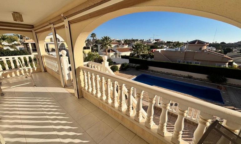 Herverkoop - Villa -
Cuidad Quesada* - La Fiesta