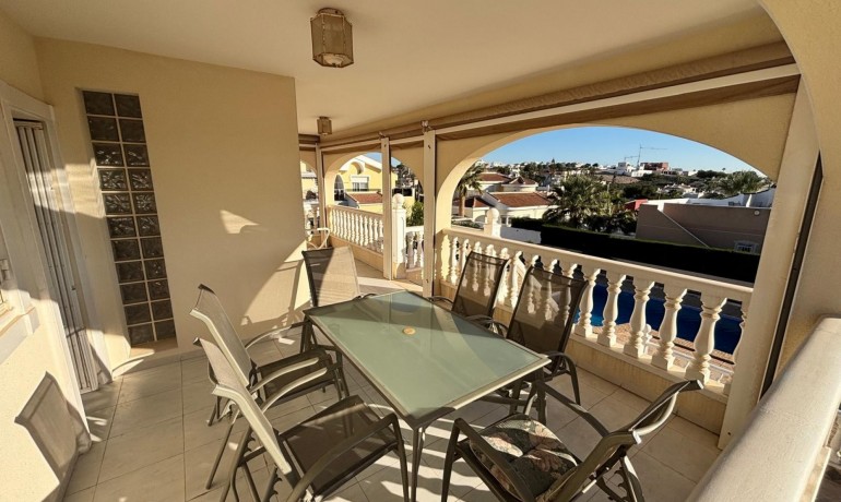 Herverkoop - Villa -
Cuidad Quesada* - La Fiesta