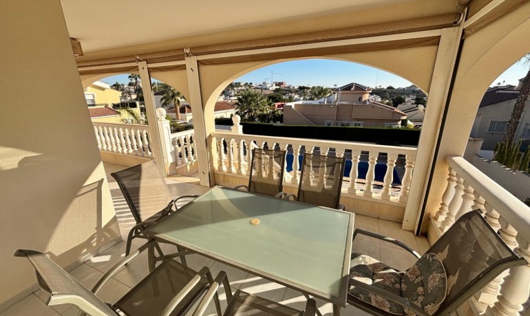 Herverkoop - Villa -
Cuidad Quesada* - La Fiesta