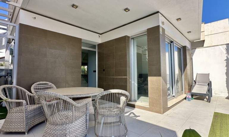 Herverkoop - Villa -
Orihuela Costa* - Orihuela costa