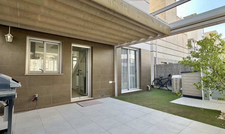 Herverkoop - Villa -
Orihuela Costa* - Orihuela costa