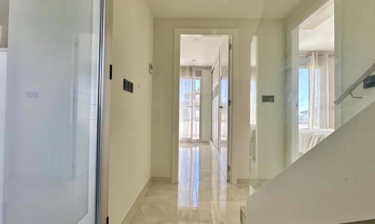 Herverkoop - Villa -
Orihuela Costa* - Orihuela costa