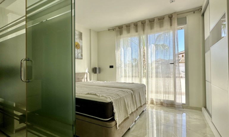 Herverkoop - Villa -
Orihuela Costa* - Orihuela costa