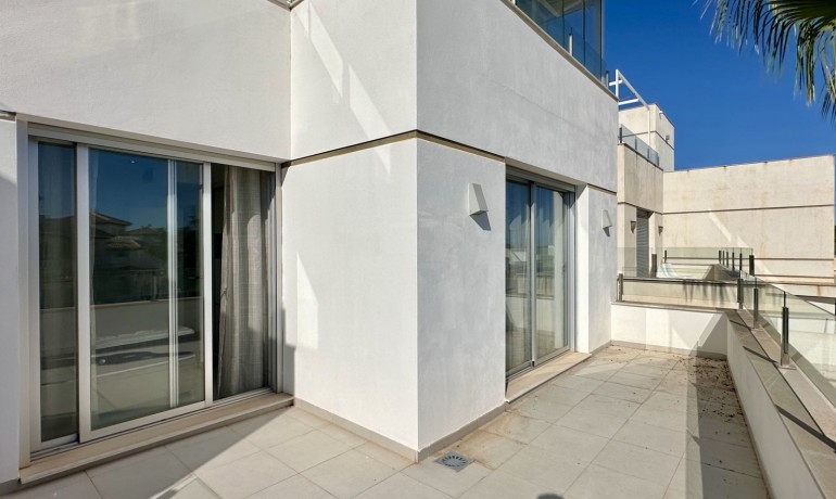 Herverkoop - Villa -
Orihuela Costa* - Orihuela costa