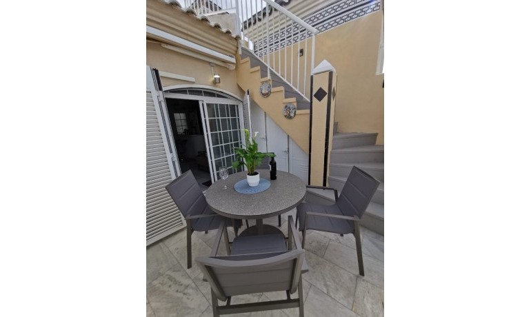 Venta - Apartamento / piso -
Torrevieja