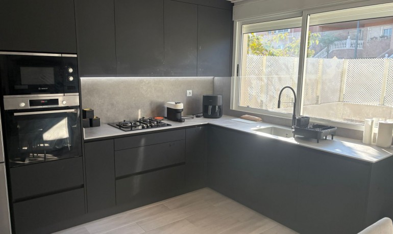 Herverkoop - Huis -
Algorfa* - Montemar