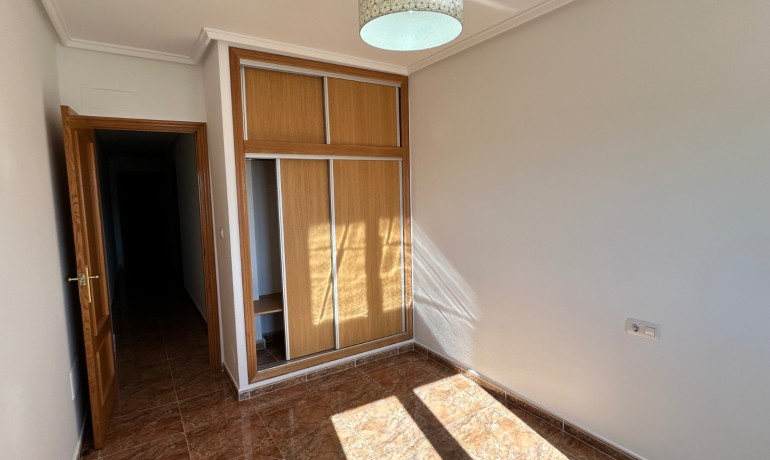Herverkoop - Appartement / Flat -
Jacarilla - pueblo