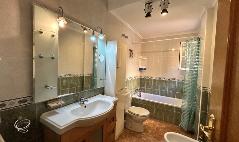 Herverkoop - Appartement / Flat -
Jacarilla - pueblo