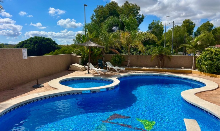 Herverkoop - Huis -
Algorfa - Montemar