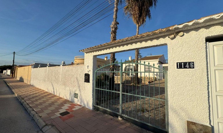 Herverkoop - Villa -
Torrevieja* - San luis