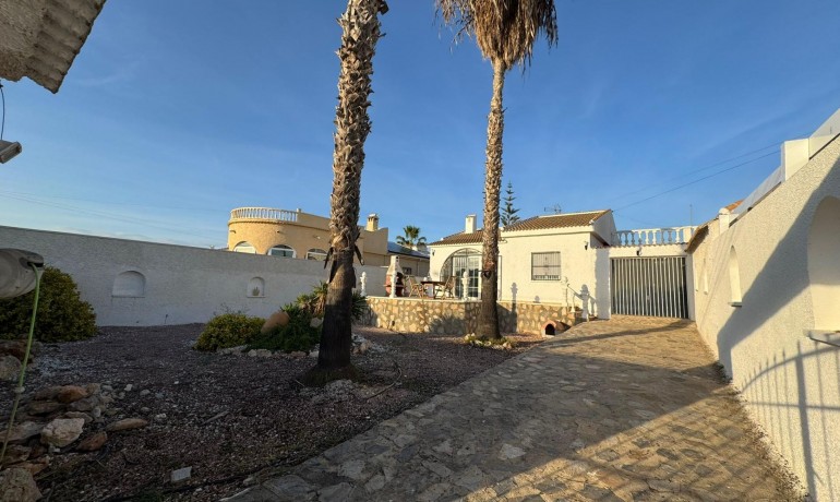 Herverkoop - Villa -
Torrevieja* - San luis