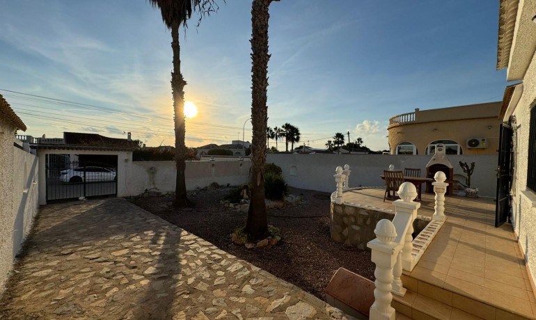 Herverkoop - Villa -
Torrevieja* - San luis