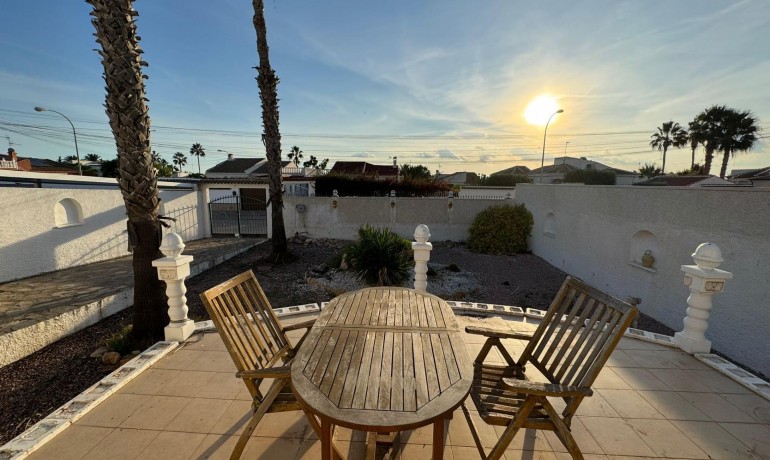 Herverkoop - Villa -
Torrevieja* - San luis