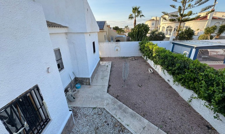 Herverkoop - Villa -
Torrevieja* - San luis