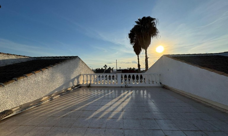 Herverkoop - Villa -
Torrevieja* - San luis