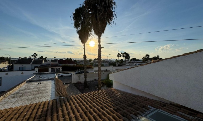 Herverkoop - Villa -
Torrevieja* - San luis