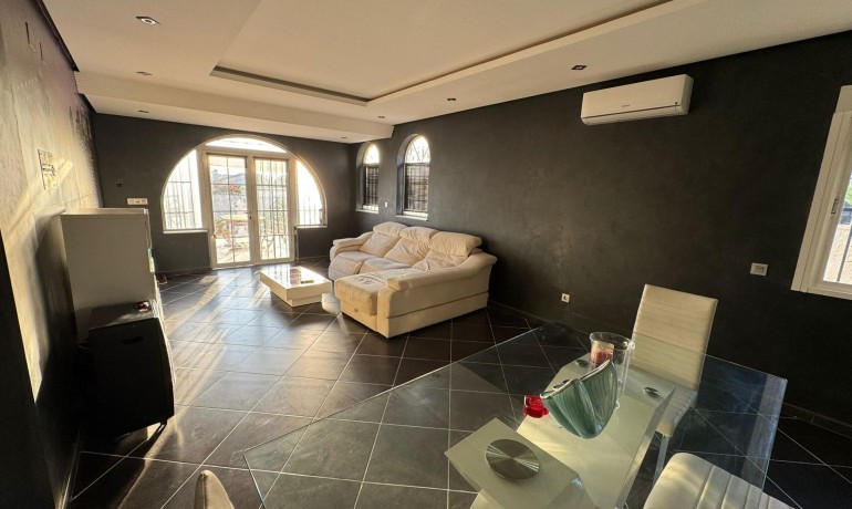 Herverkoop - Villa -
Torrevieja* - San luis