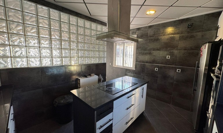 Herverkoop - Villa -
Torrevieja* - San luis