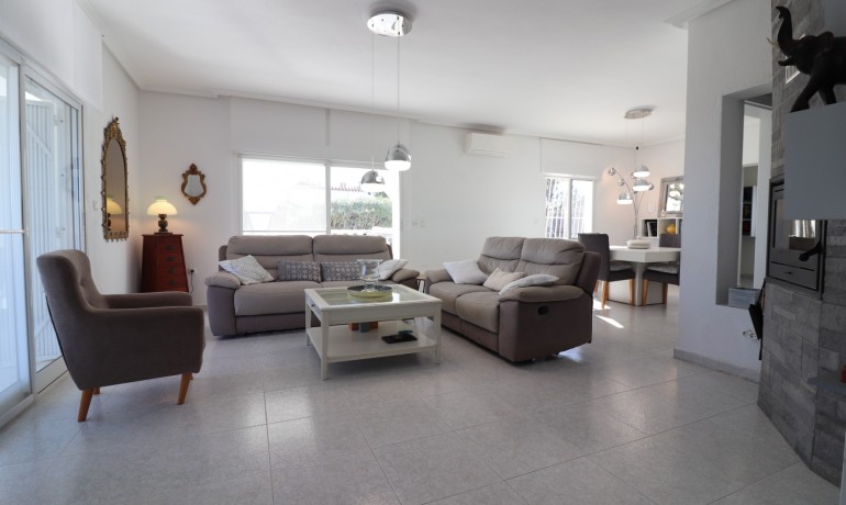 Herverkoop - Villa -
Algorfa* - Lomas de La Juliana